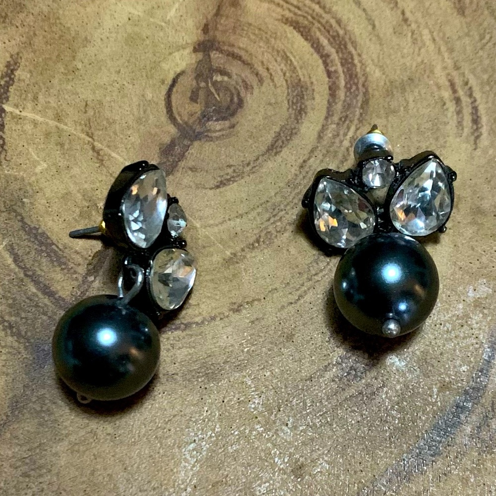 J. Crew Jewelry Gun Metal Grey Dark Silver Pearl Stud Earrings Cubic Zirconia